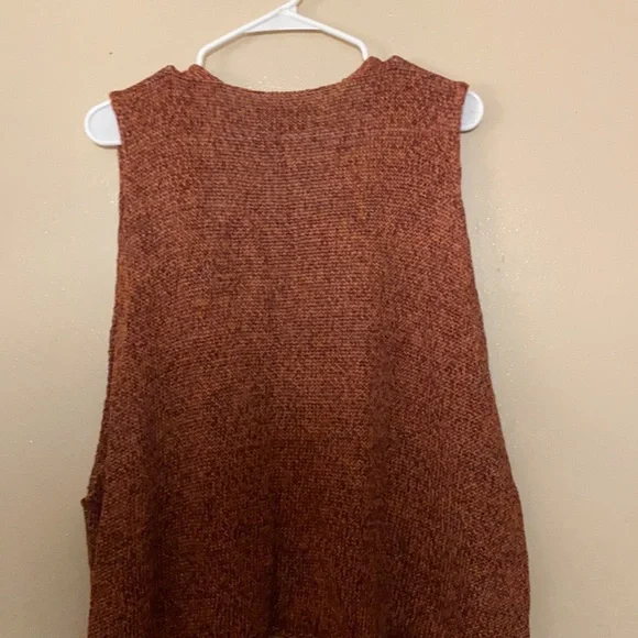 Eskandar sweater vest